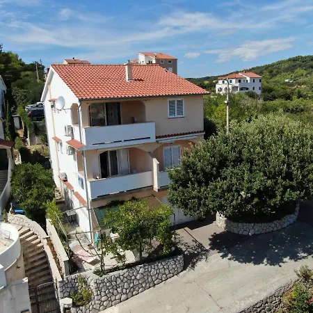 Violeta Gostinjska kuća Palit