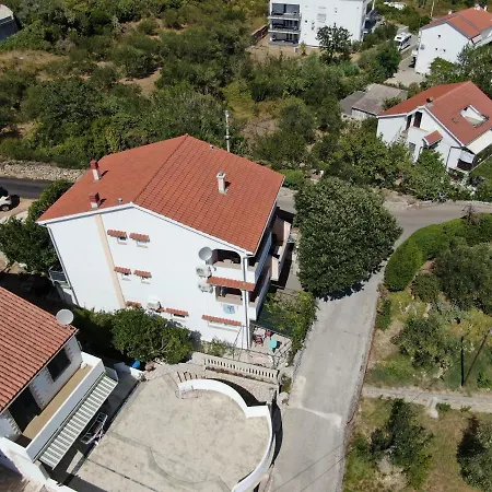 Violeta Gostinjska kuća 3*