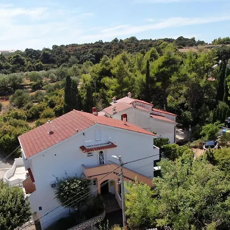 Gostinjska kuća Violeta Palit