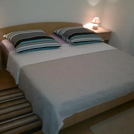 Violeta Πανσιόν Palit