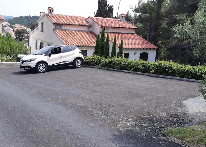 Πανσιόν Violeta Palit