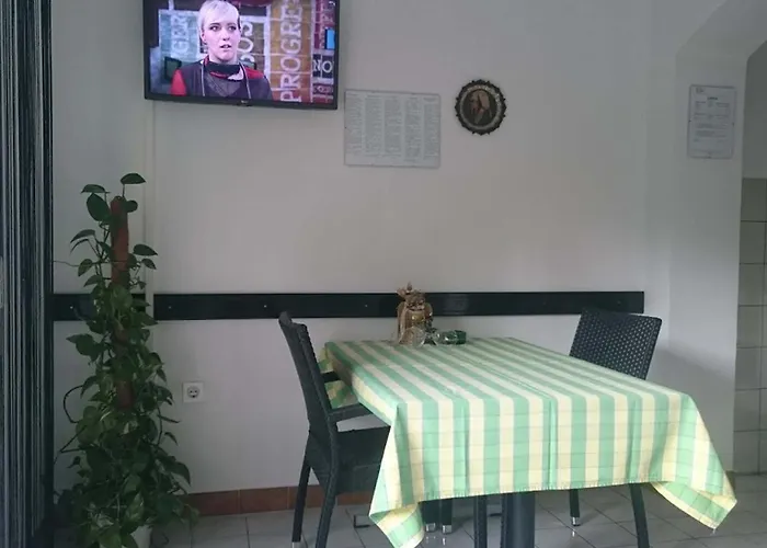 Violeta Πανσιόν