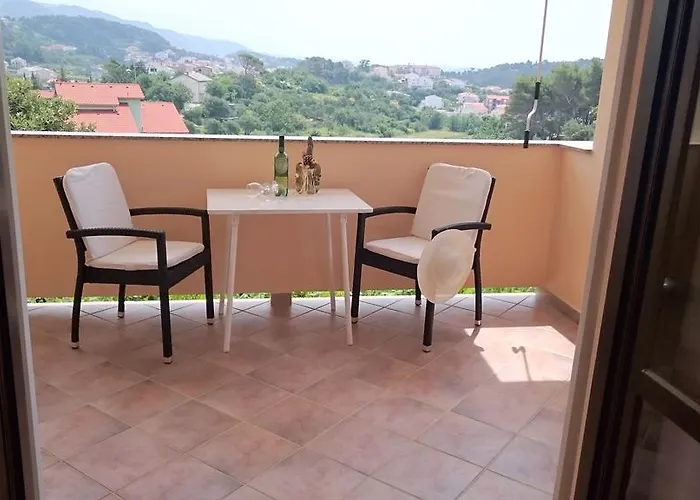 Πανσιόν Violeta 3*