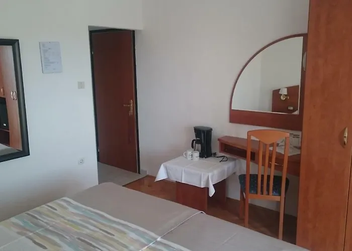 Violeta Πανσιόν Palit